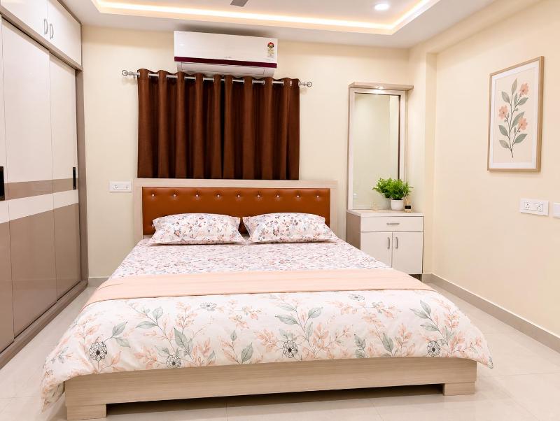 KB's Stay - The Lotus 3BHK - image 2
