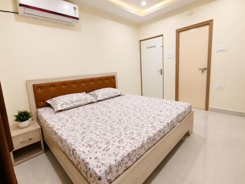 KB's Stay - The Lotus 3BHK - image 13