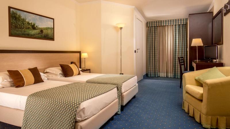 Double or Twin Room image 2