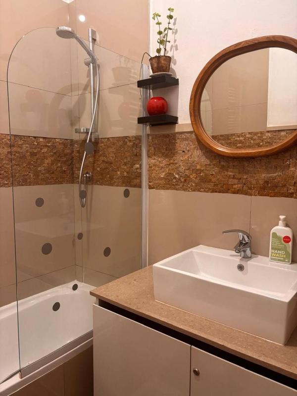 Charming Norwood Retreat - Private Pool Garden Oasis Prime Location - image 16
