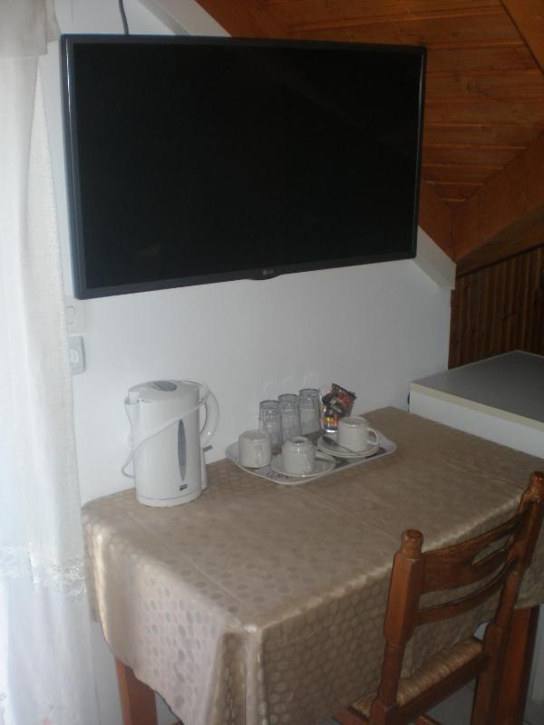 Double Room with Sea View - Attic image 4