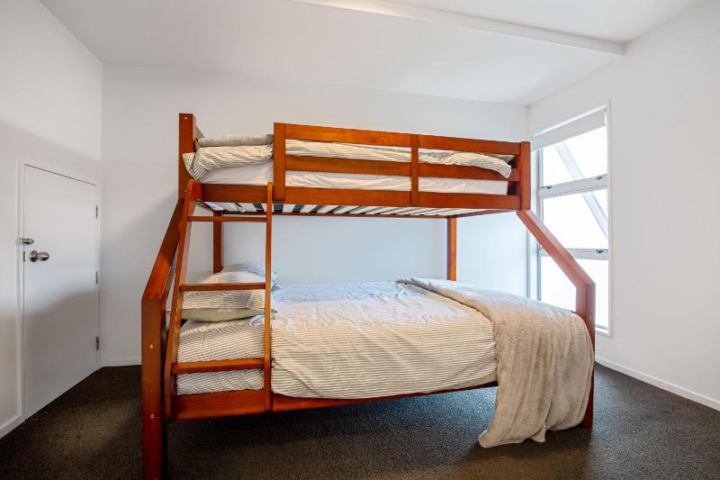 Urban Oasis - Christchurch Holiday Home - image 25