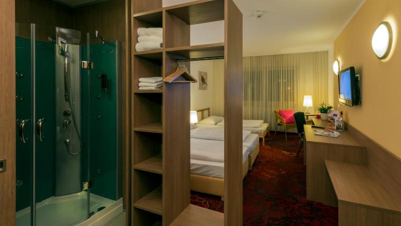 Comfort Triple Room image 3