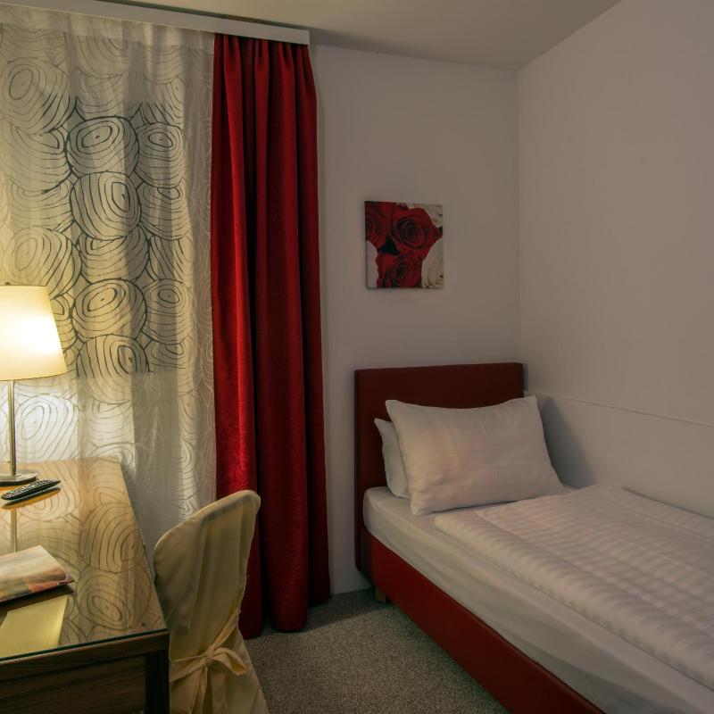 Standard Single Room image 1