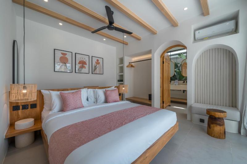 Modern Chic 1-Bedroom & 2-Bedroom Pool Villas Near Bingin Beach - image 8