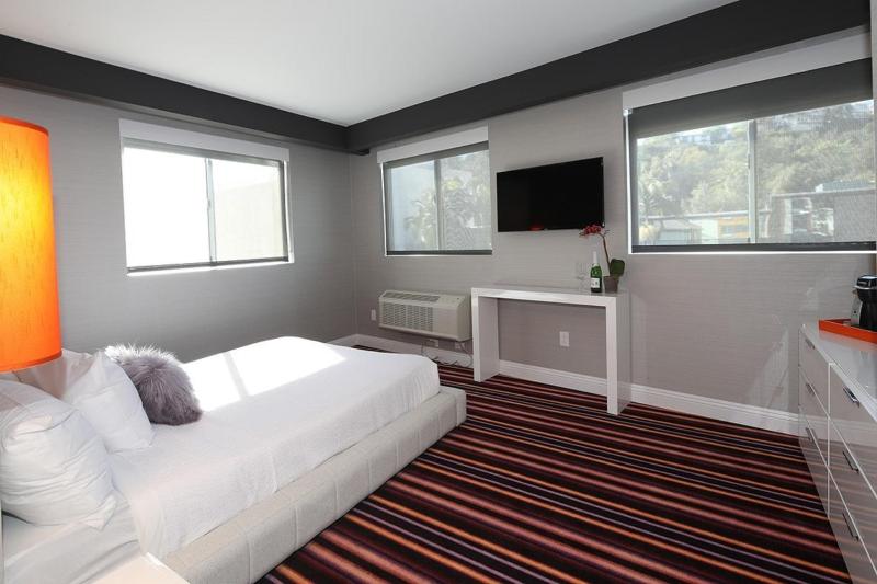 Two-Bedroom Suite image 3