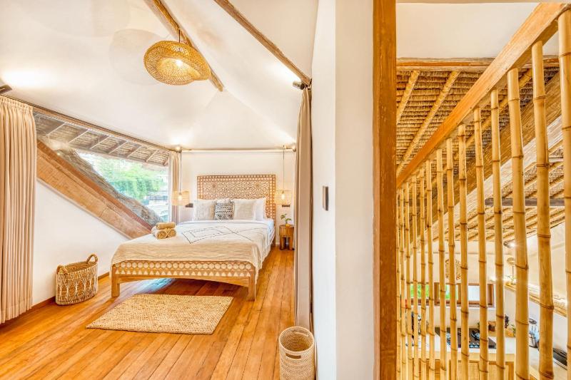 Villa Indigo - 5-BDR with huge pool and garden - image 4