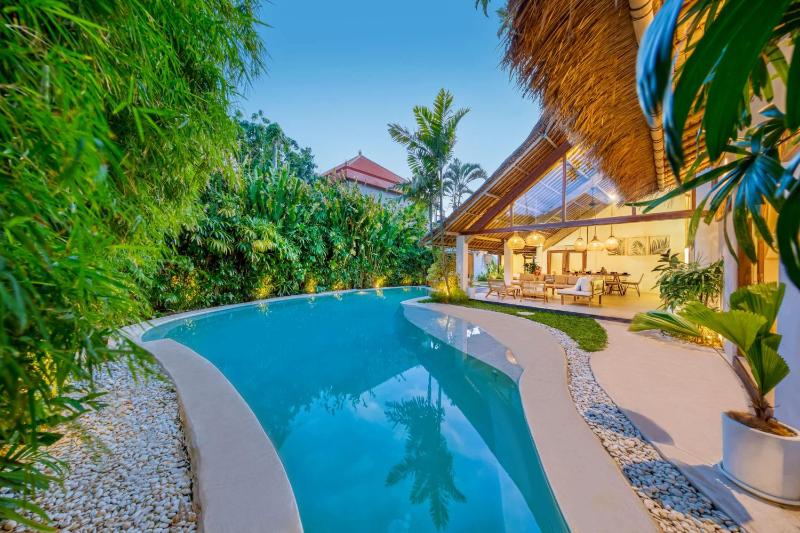 Villa Indigo - 5-BDR with huge pool and garden - image 26