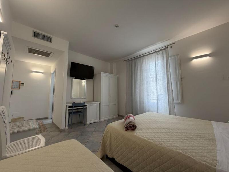 Hotel Riviera - image 44
