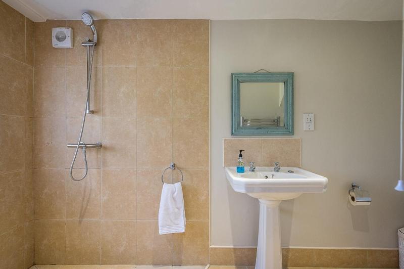 Drift Cottage Rendlesham - image 3