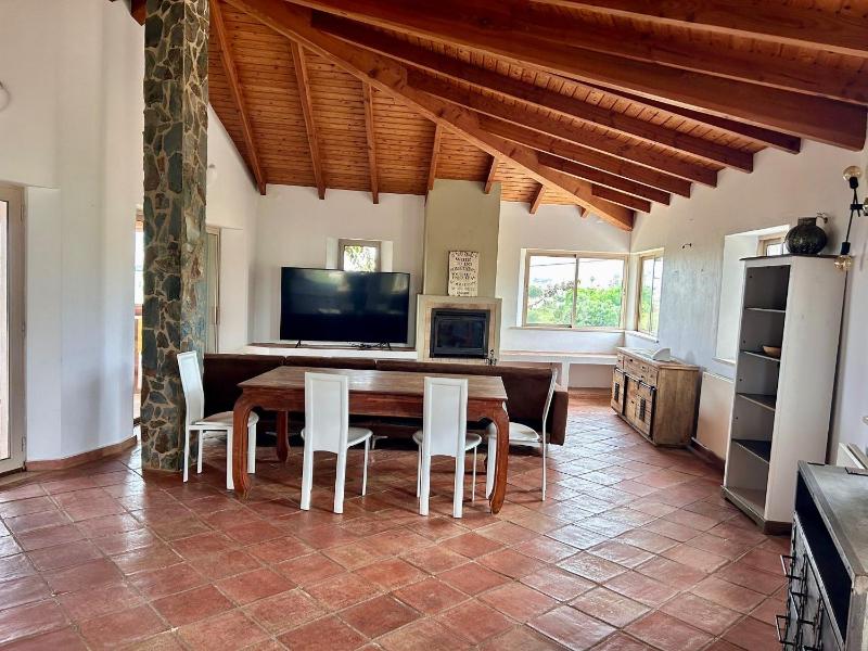 Villa with pool sea views and beach access - image 26