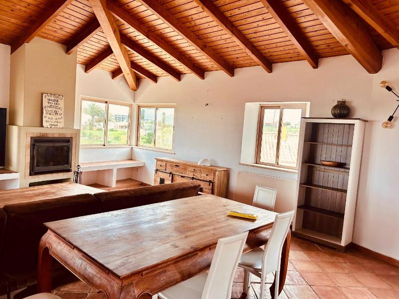 Villa with pool sea views and beach access - image 44
