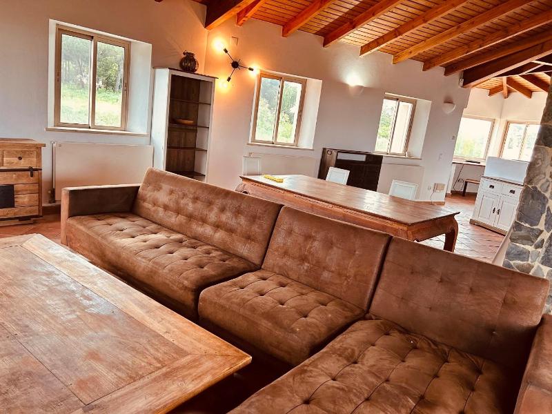 Villa with pool sea views and beach access - image 2