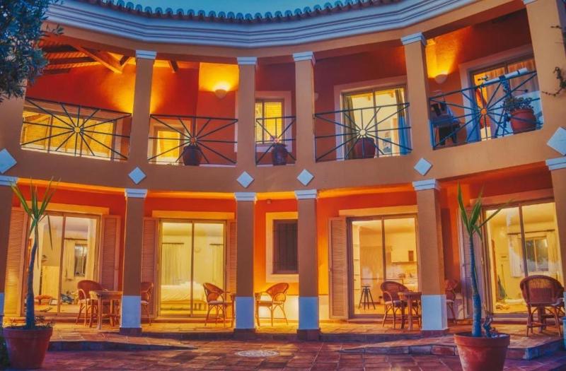 Villa with pool sea views and beach access - image 14