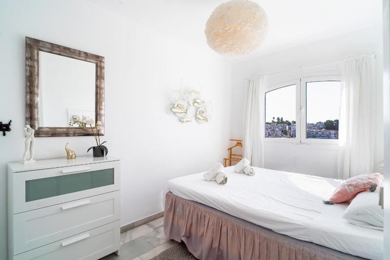 Verano Azul Casa Monica - Apartment with Sea Views & Pool Access - image 12