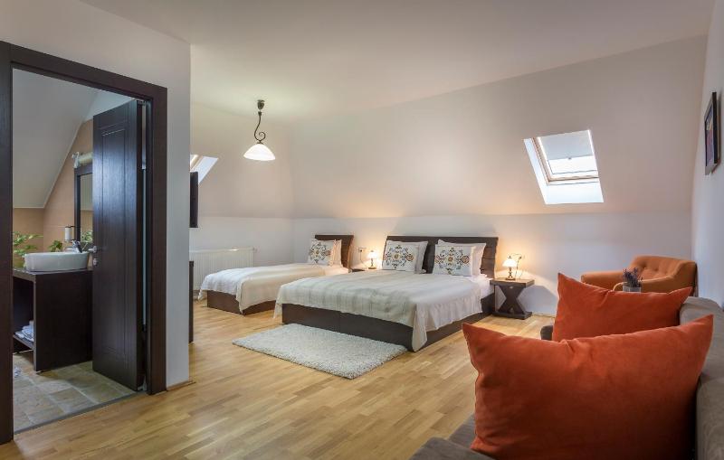 Triple Room image 1