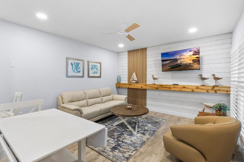 Coastal Comfort at Madeira Beach Yacht Club #175A - image 12