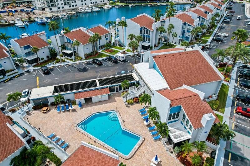 Coastal Comfort at Madeira Beach Yacht Club #175A - image 13