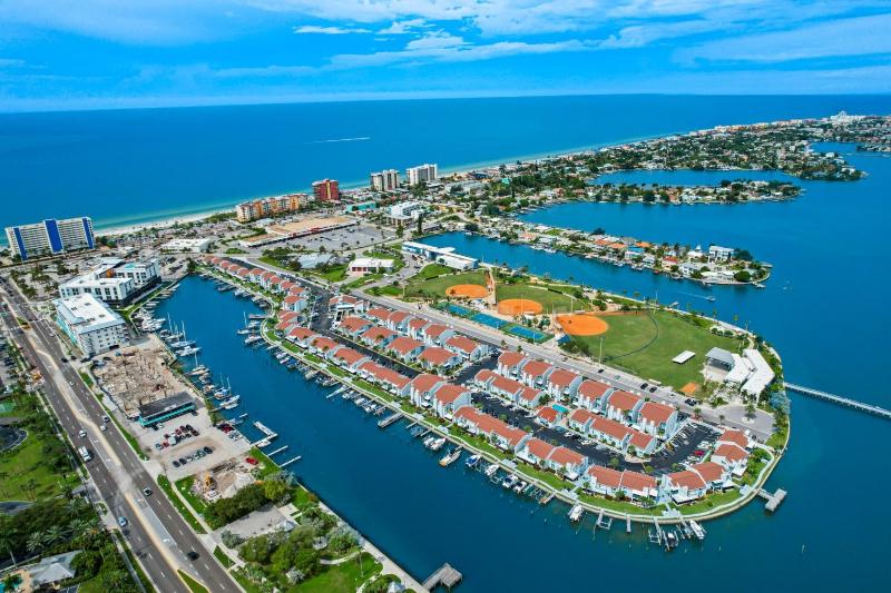 Coastal Comfort at Madeira Beach Yacht Club #175A - image 19