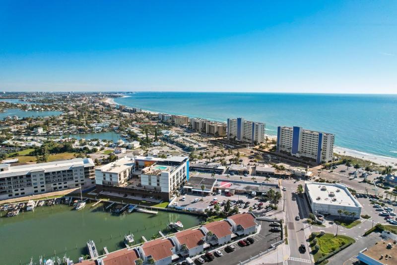 Coastal Comfort at Madeira Beach Yacht Club #175A - image 28