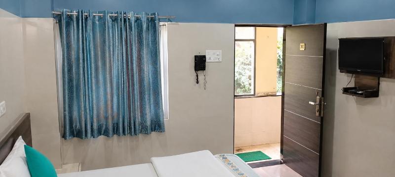 Vishwa hotel and lodging - image 9
