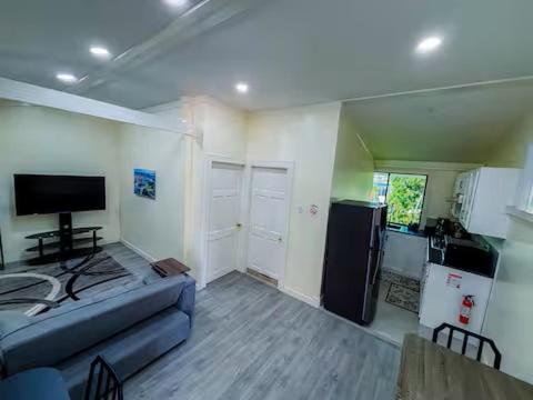 Central Luxury Apartments - image 10