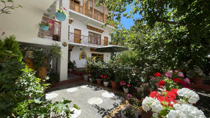 Hotel shaynam - image 1