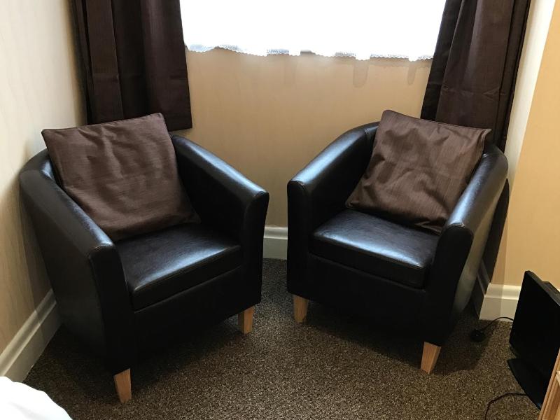 Large Double Room image 3