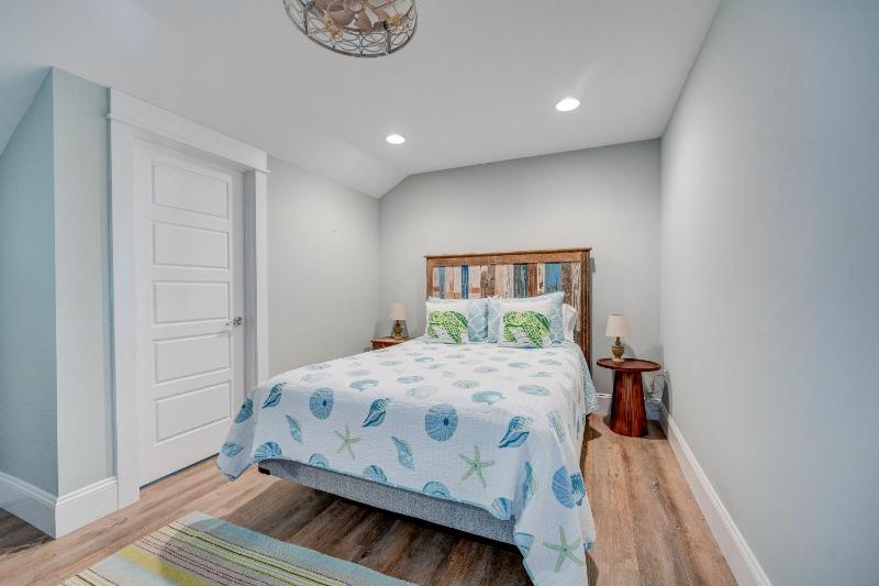 1327 - Seaglass Retreat - image 4