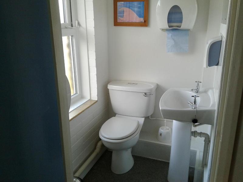 Twin Room image 2