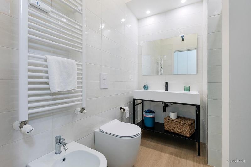 Emerald BGY Charme Suite - image 2