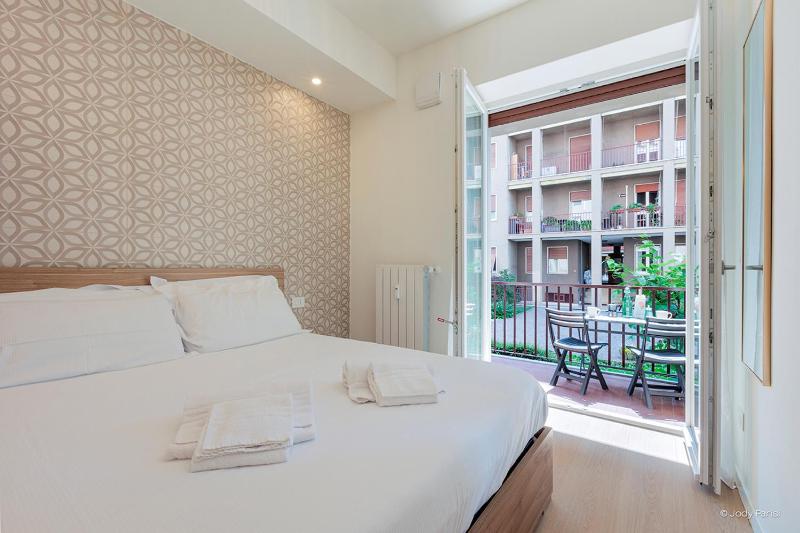 Emerald BGY Charme Suite - image 14