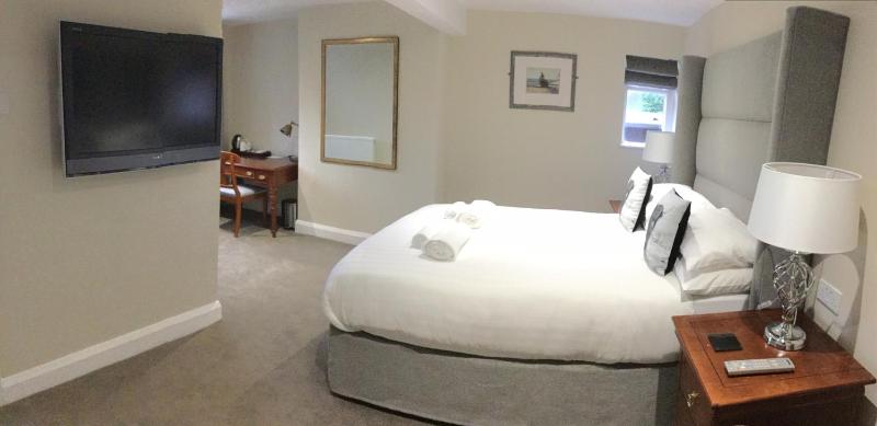 Superior Double Room image 3