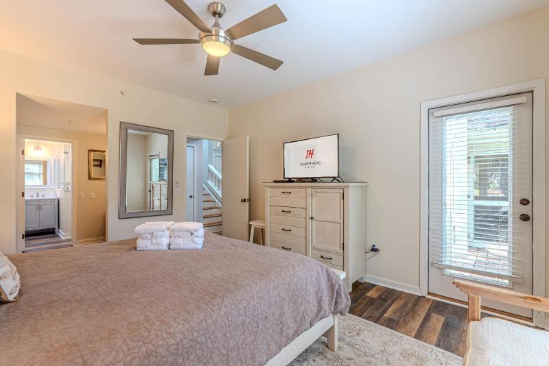 Steps to Beach Palmetto Dunes Suite With Pool & Hot Tub - image 20