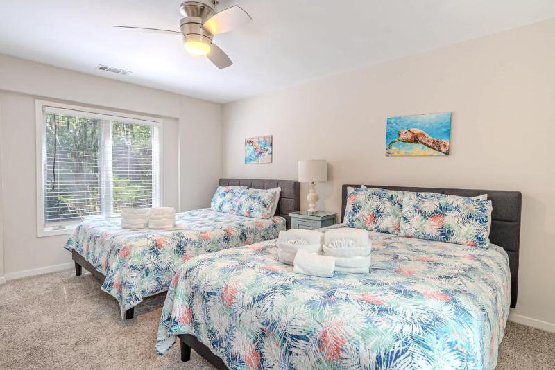 Steps to Beach Palmetto Dunes Suite With Pool & Hot Tub - image 19