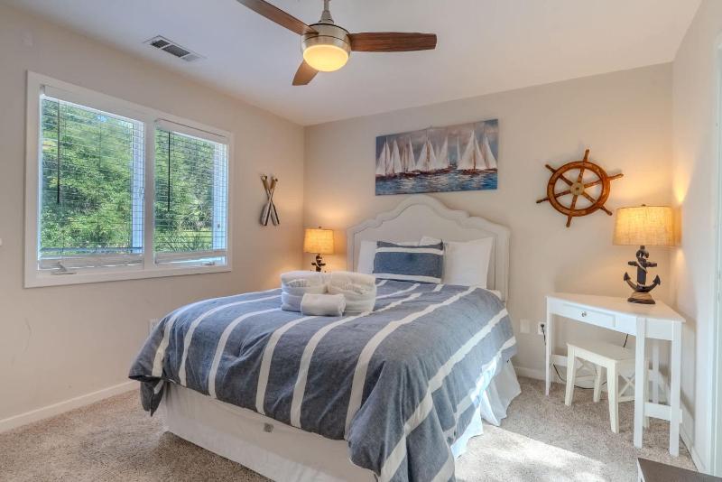 Steps to Beach Palmetto Dunes Suite With Pool & Hot Tub - image 17