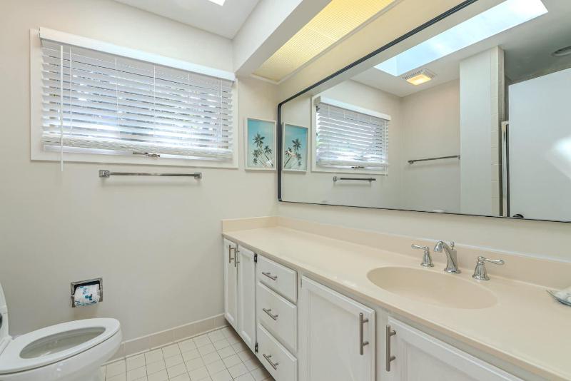 Steps to Beach Palmetto Dunes Suite With Pool & Hot Tub - image 25