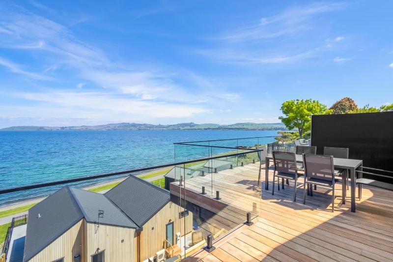 Roam Taupo Upper Terrace Unit 3 - Spa Pool - image 10