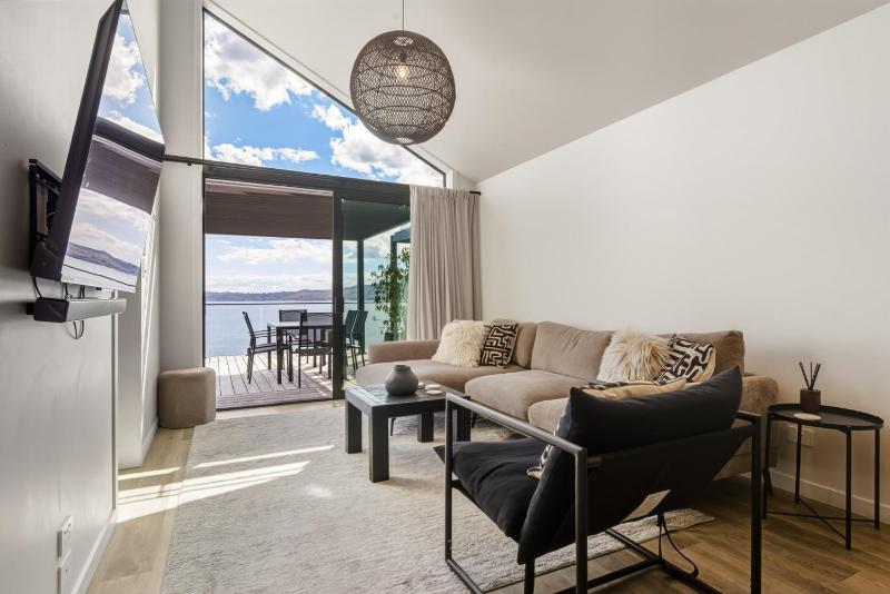 Roam Taupo Upper Terrace Unit 3 - Spa Pool - image 32