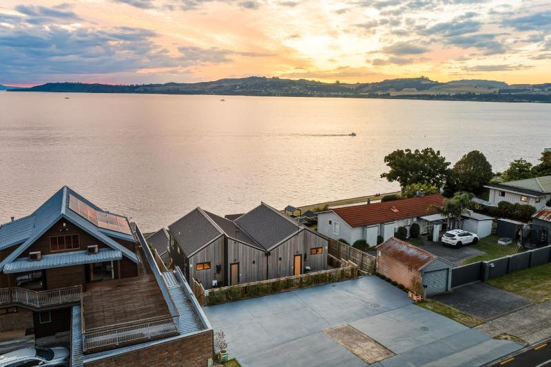 Roam Taupo Upper Terrace Unit 3 - Spa Pool - image 15