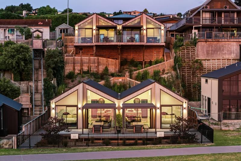 Roam Taupo Lake Front Unit 2 - Spa Pool - image 10