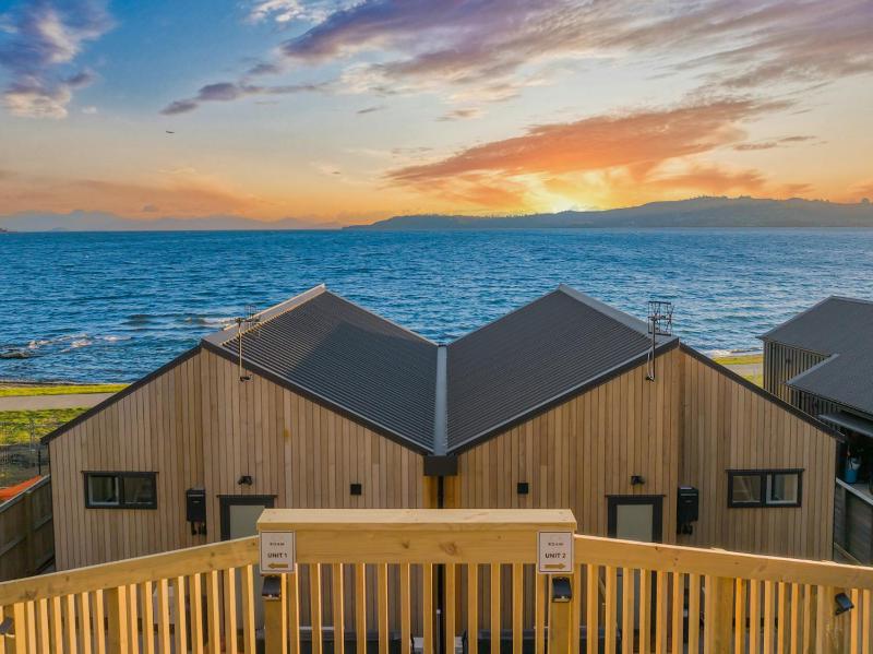 Roam Taupo Lake Front Unit 2 - Spa Pool - image 35