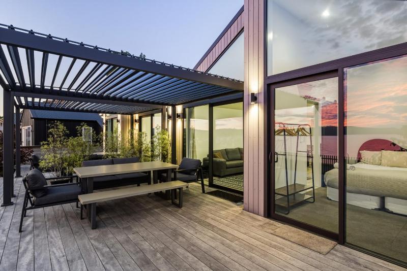 Roam Taupo Lake Front Unit 2 - Spa Pool - image 34
