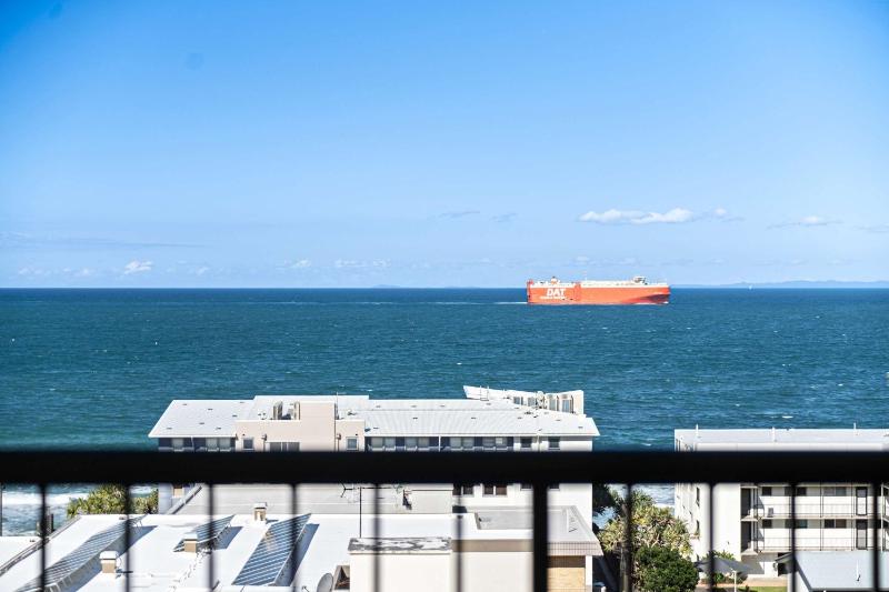 Retro Coastal Retreat with Pool and Kings Beach Views - image 18
