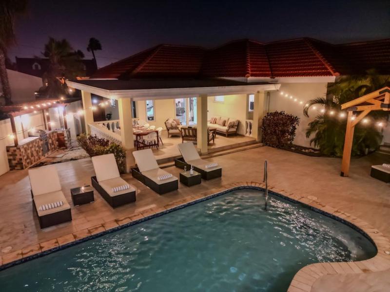 5 min to Beach Luxe Villa Opal Breeze by Bocobay - image 9