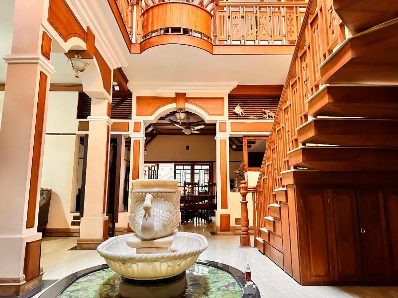 Luxstaykochi -Luxury Villa Near JLN Metro - image 34