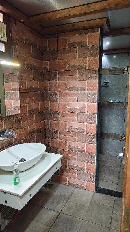 Luxstaykochi -Luxury Villa Near JLN Metro - image 31