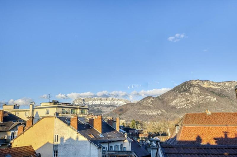 Beautiful apartment in the heart of Annecy - image 25