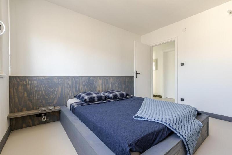 Stunning 1-bedroom with Cathedral view - Broglie - image 9