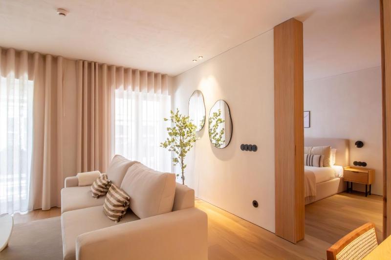 Verde Almada Downtown Metro Luxury Stay - image 15